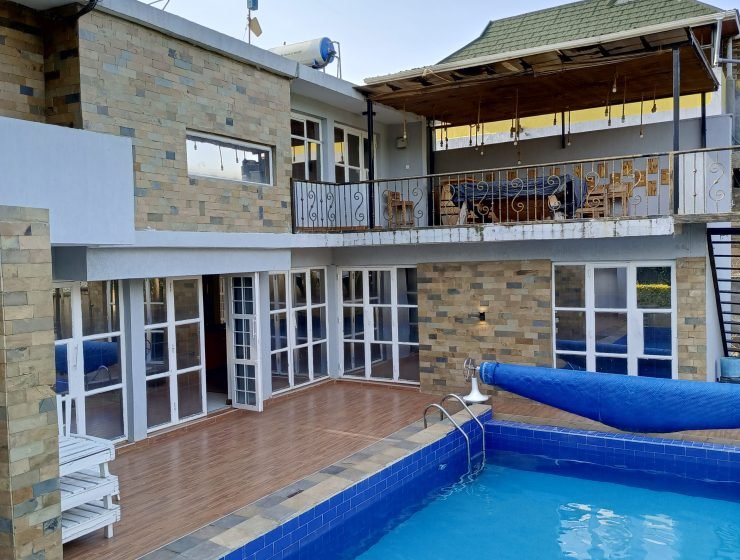 Luxurious 4bedroom Airbnb villa with an amazing private pool